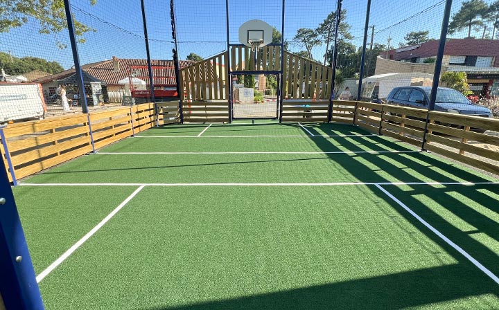 Gazon synthétique pour multisports et city stade 1 Réalisation d'un terrain multisport en pelouse artificielle