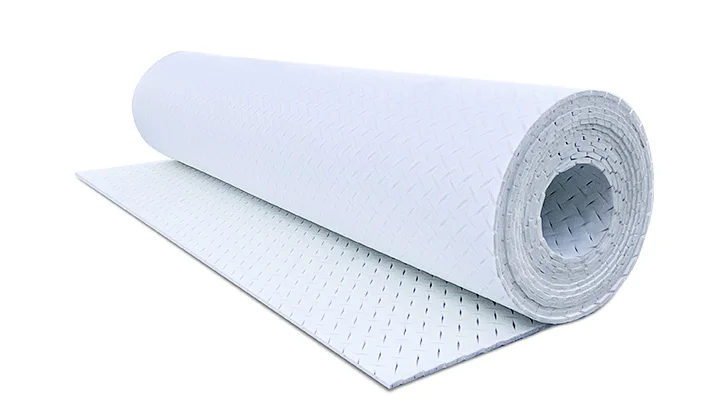 Quel type de sous-couche utiliser pour la pose d’un gazon synthétique ? 4 Couche de souplesse pour installation de fausse pelouse
